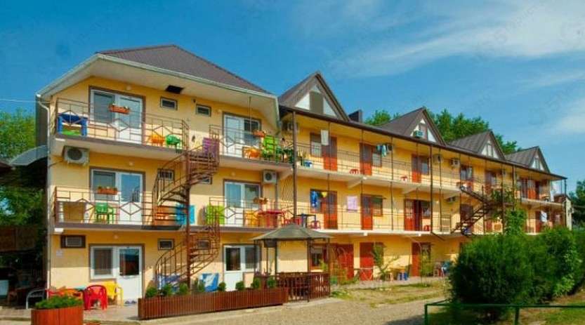 База "Аленка", Джемете - Изображение 1