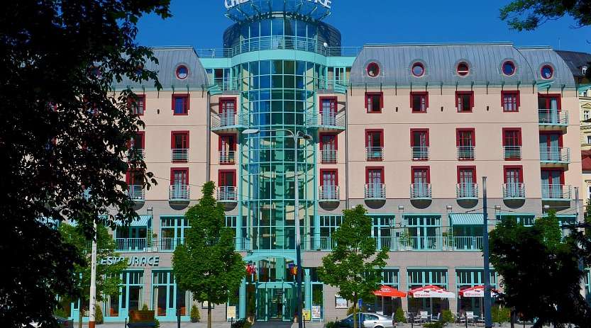 Отель Cristal Palace 4*  - Изображение 0