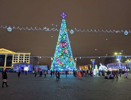 Но­во­год­ние крас­ки Мин­ска, 4 дня - Изображение 0